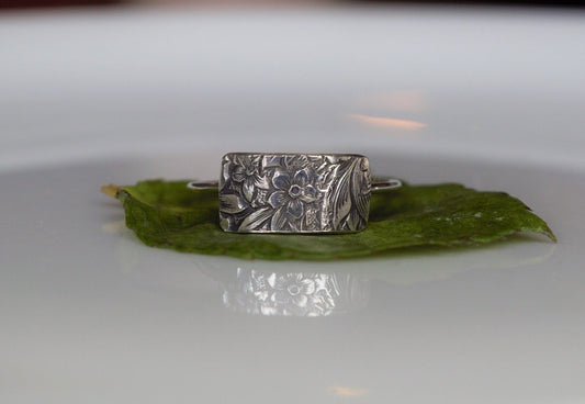 Sterling Silver Ring, Dainty Floral Ring in Sterling Silver, Simple Leaf Ring, Botanical Ring